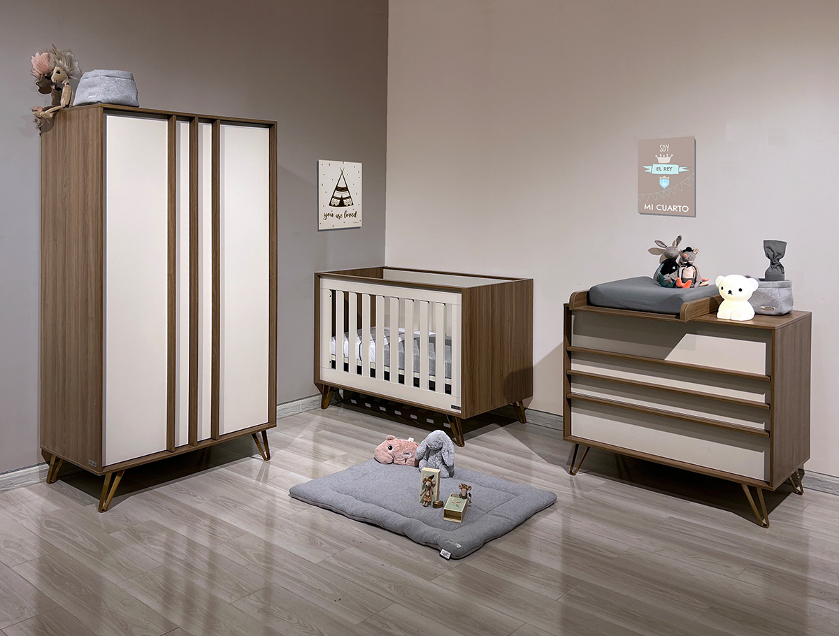 NEU: TRIESTE – Babyzimmer in warmen Holztönen